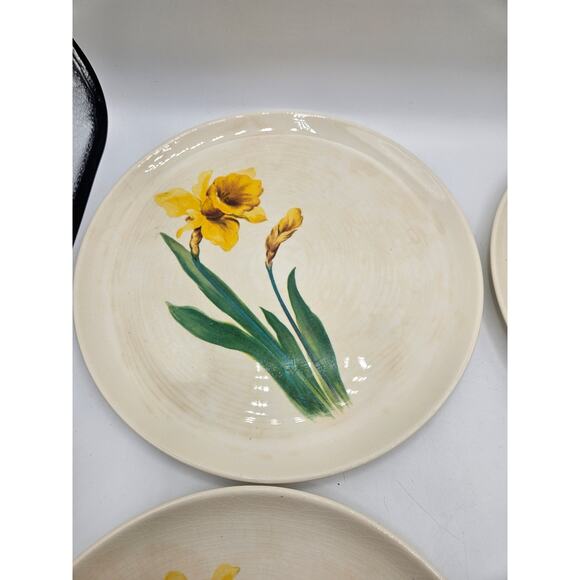 Jonquil by Universal Set of‎ 4 Luncheon Plates White Body, Yellow Flower & Bud - Picture 4 of 11